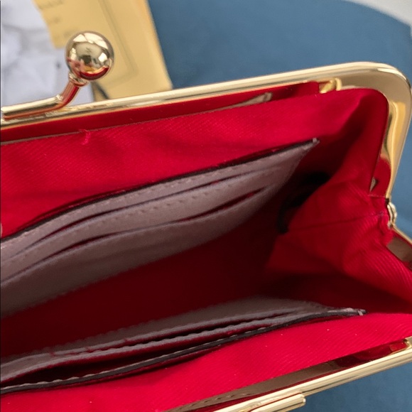 Dooney & Bourke Leather Large Framed Purse Ecru Kiss Lock - Picture 4 of 5